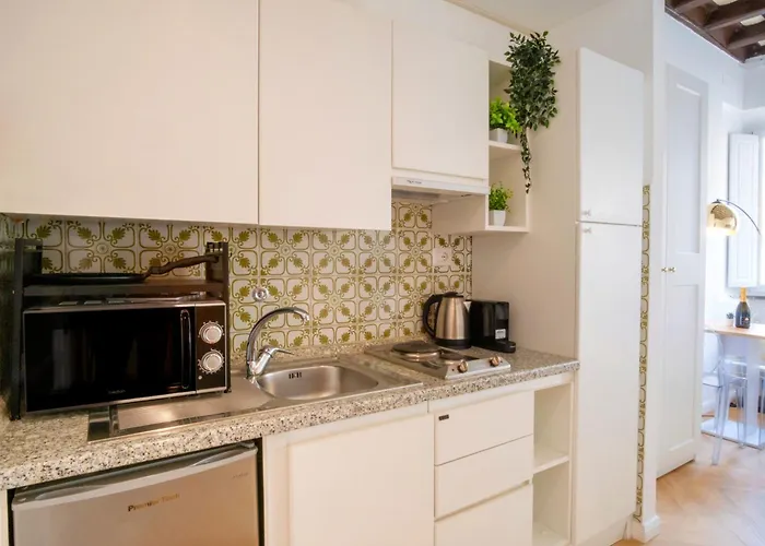 Апартаменты Elegantis Trevi - Just 50m From Trevi Fountain
