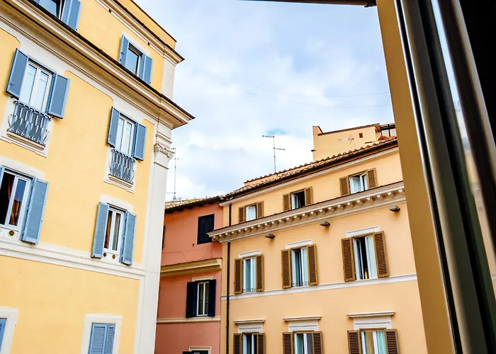 Апартаменты Elegantis Trevi - Just 50m From Trevi Fountain *
