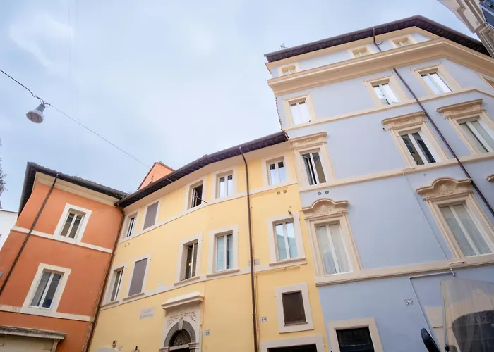 Апартаменты Elegantis Trevi - Just 50m From Trevi Fountain Рим